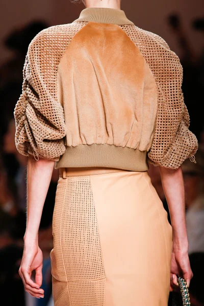 Look 96
